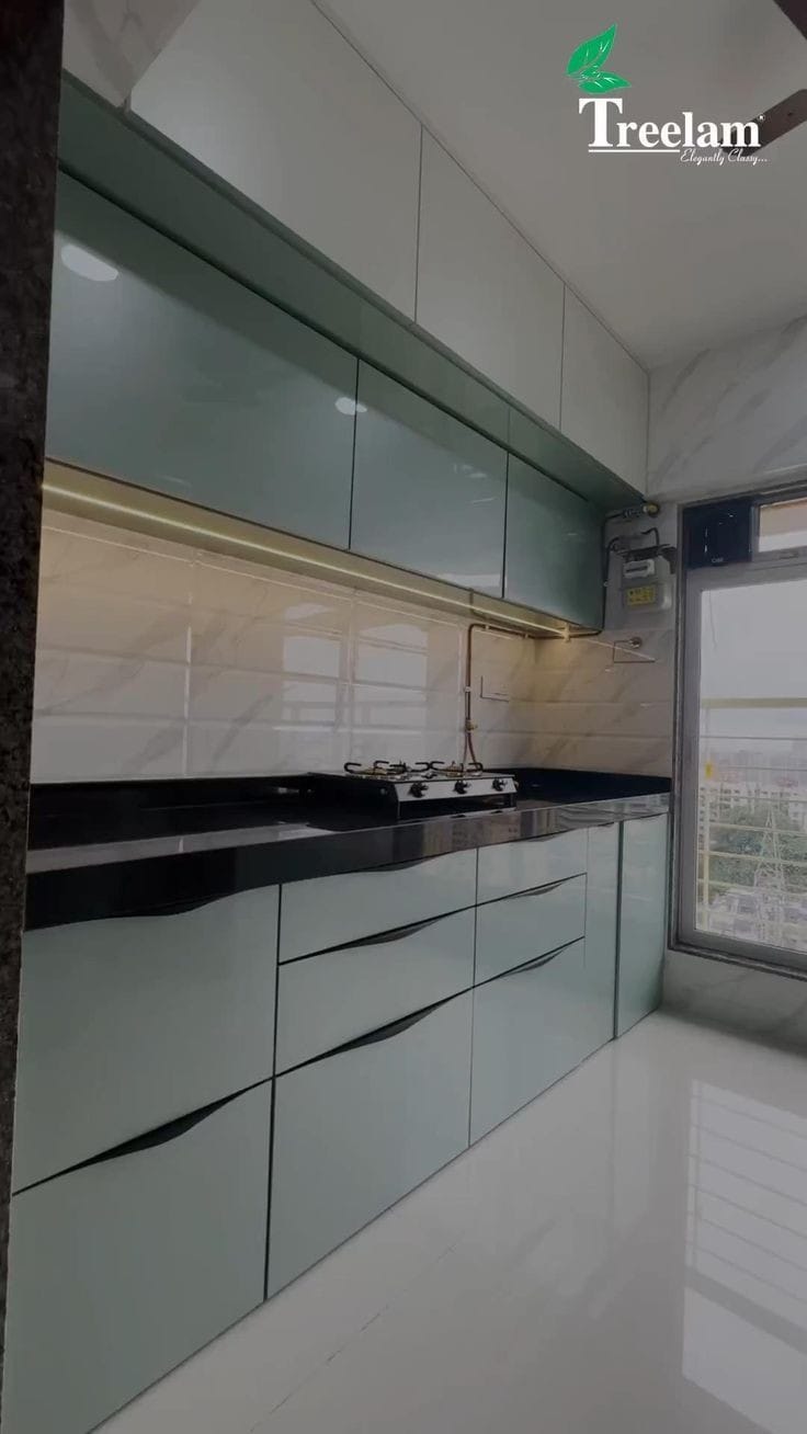 U-shaped kitchen layout