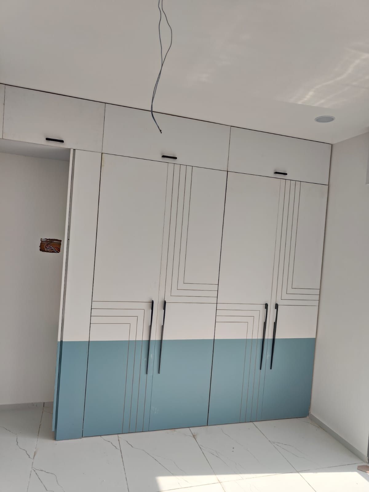 Contemporary wardrobe design